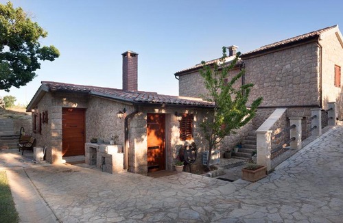 Seline Apartment | Stone house Magarac