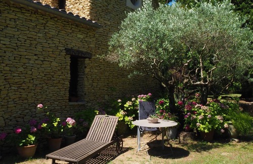 Bedarrides House | Stone House near Châteauneuf-du-Pape Vineyards