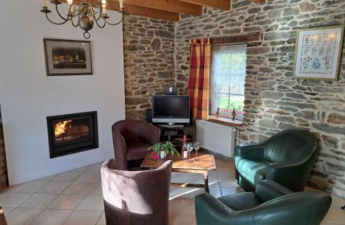 Plouenan House | Stone House near Penze River and Morlaix Bay