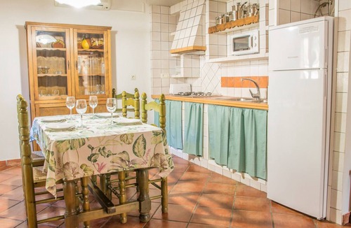 Yeste House | Stone house nº1 for 4 people, Batan Rio Tus