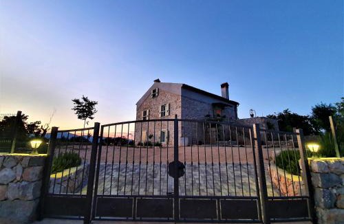 Cres Villa | Stone House Rosuja