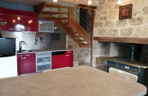 Clermont-Dessous House | Stone house with pool