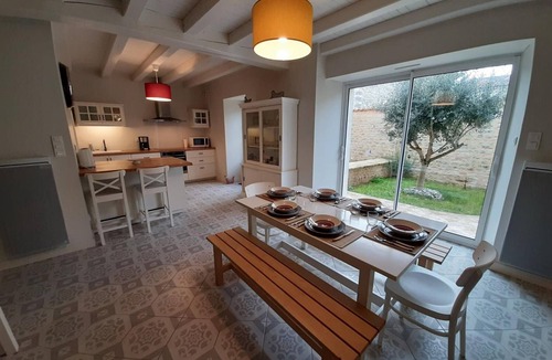 Coulonges Cottage | Stone house with enclosed garden in Coulonges, pets allowed