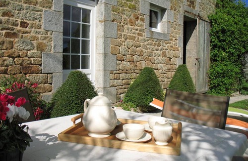 Chalandrey Cottage | Stone house with garden and parking, near Mont Saint Michel
