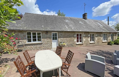 Mantilly Cottage | Stone house with garden in Normandy, wifi included