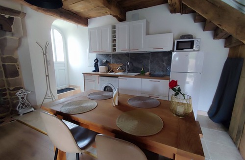 Medreac House | Stone house with jaccuzi Kerlampoui