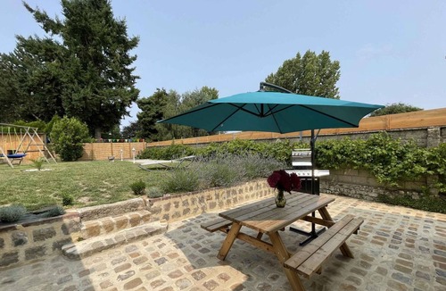 Reveillon Cottage | Stone House with Spa and Pets Allowed