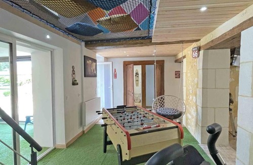 Reveillon Cottage | Stone House with Spa and Pets Allowed