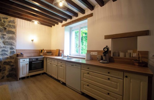 Viry House | Stone house with view