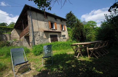 Viry House | Stone house with view