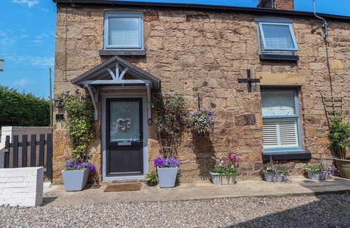 Pontblyddyn Cottage | Stone Houses