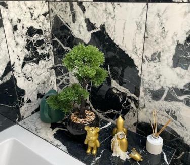 Edgware House | Stone Lodge 2 min Walk From Edgware Underground