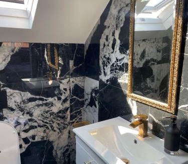 Edgware House | Stone Lodge 2 min Walk From Edgware Underground