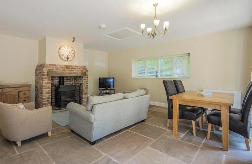 Fulbeck House | Stone Lodge