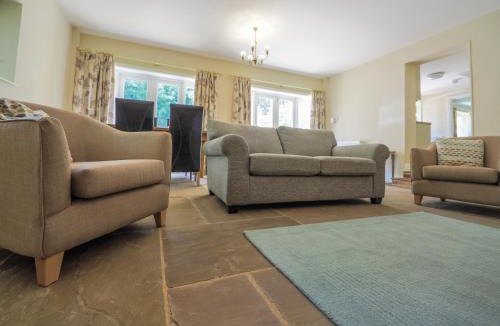 Fulbeck House | Stone Lodge