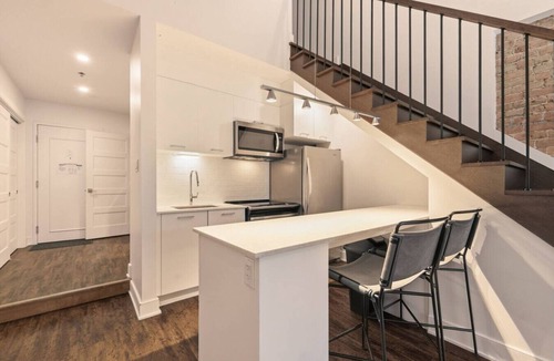 Chinatown Apartment | Stone Loft 3BR Downtown Montreal