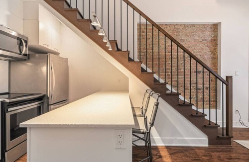 Chinatown Apartment | Stone Loft 3BR Downtown Montreal