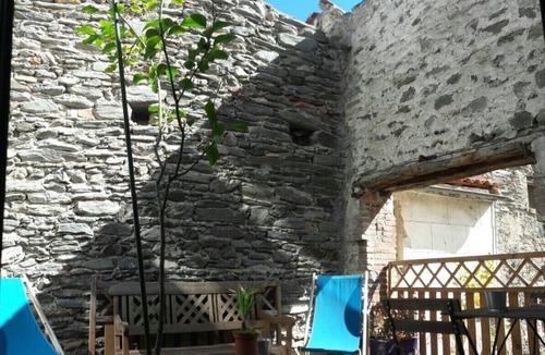 Rigarda House | Stone loft panoramic mountain views