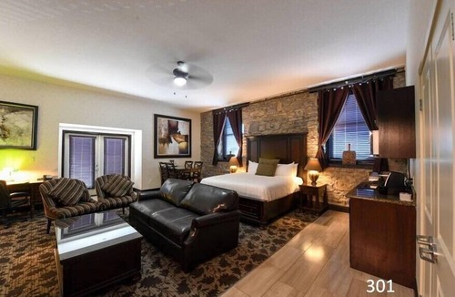 Merritton Hotel | Stone Mill Inn