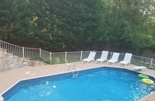 Stone Mountain House | Stone Mountain Home Amazing Yard & Pool