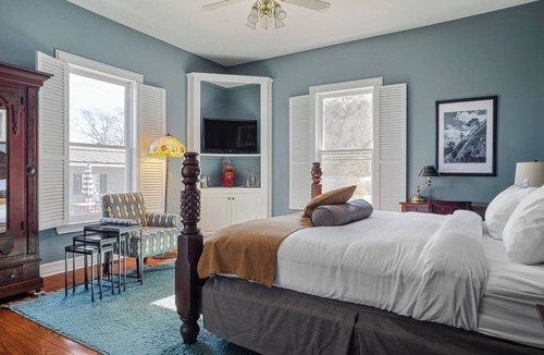 Stone Mountain Historic Village Hotel | Stone Mountain Manor