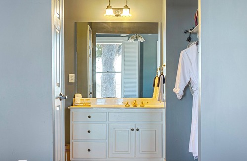 Stone Mountain Historic Village Hotel | Stone Mountain Manor