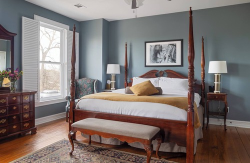 Stone Mountain Historic Village Hotel | Stone Mountain Manor