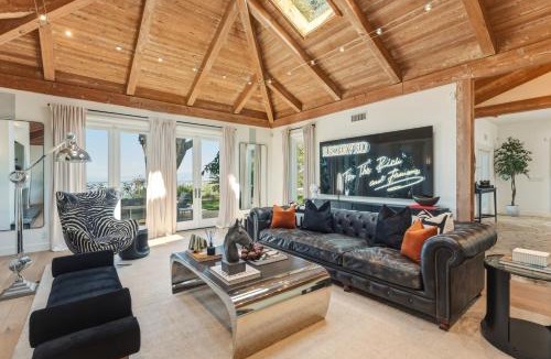 Los Angeles Villa | Stone Oak Estate