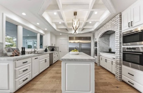 Los Angeles House | Stone Oak Estate