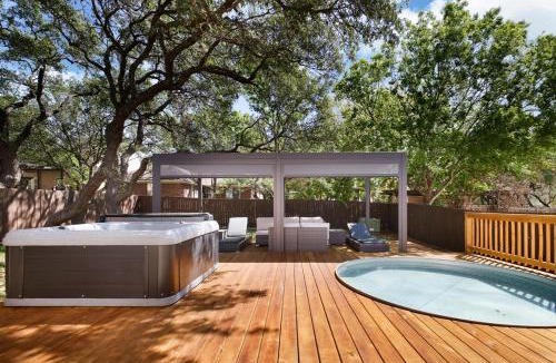 Stone Oak House | Stone oak retreat Hot Tub & Plunge Pool
