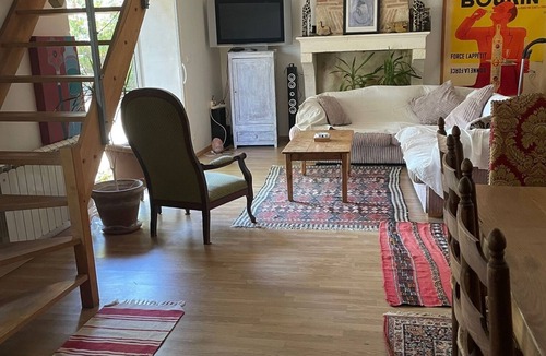 Saint-Martin-de-Gurson House | Stone quiet farm house getaway