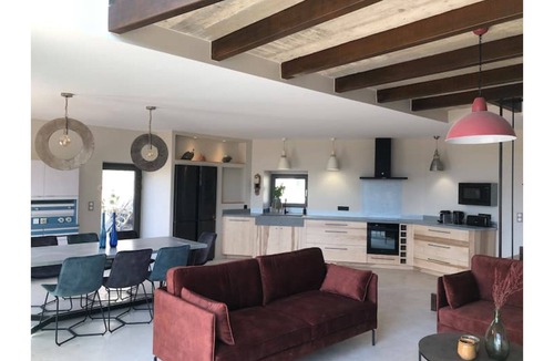 Lussan Cottage | Stone residence with exceptional views, private pool and spa