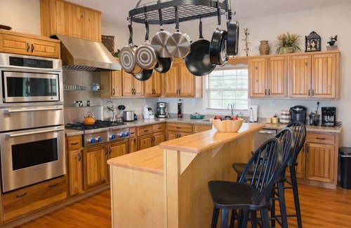 Beersheba Springs Cabin | Stone's Mountain View