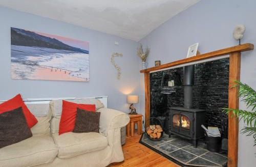 Launceston House | Stone's Throw Cottage