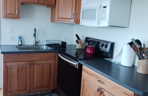 Matunuck Condo | Stone's Throw From the Ocean 2BR 1 Bath