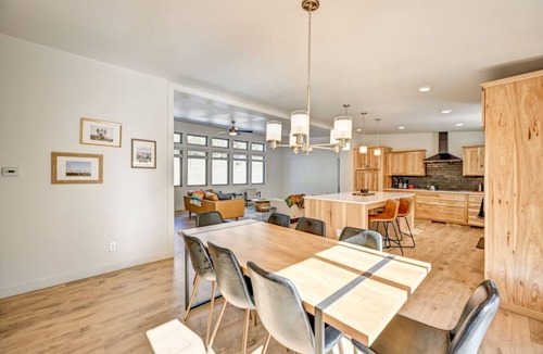 Nathrop House | Stone`s Throw Retreat