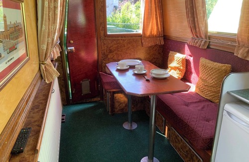 Stone Cabin | Stone - Self-Drive Boat - Sleeps 4 - Pet Friendly