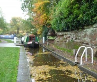 Stone House | Stone - Self-Drive Boat - Sleeps 4 - Pet Friendly