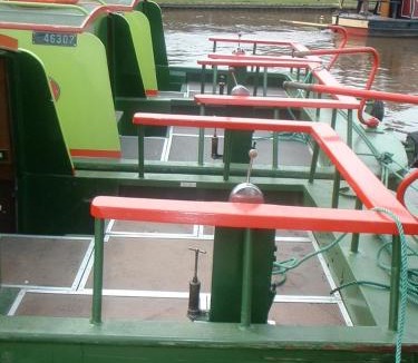 Stone House | Stone - Self-Drive Boat - Sleeps 6 - Pet Friendly