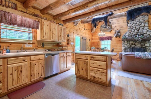 Logan Cabin | Stone Settler | Hocking Hills, 30 Acres, Pets