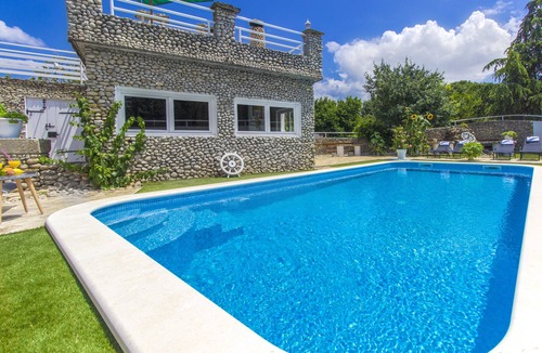 Cista Velika House | Stone Ship made of thousands tiny rocks (heated pool)