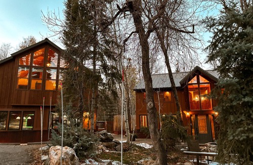Sundance Cabin | Stone Table Hideaway - Sleeps 8 - HOT TUB