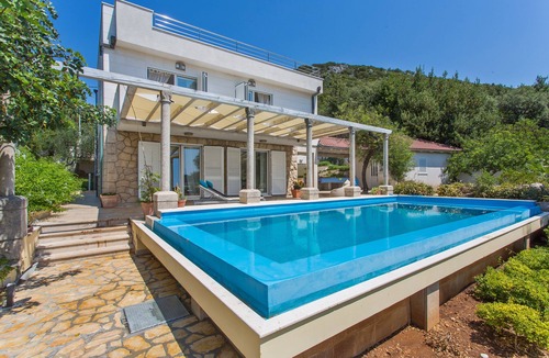 Sudurad Villa | Stone-villa on the beach, pool, large garden, spacious rooms and best view