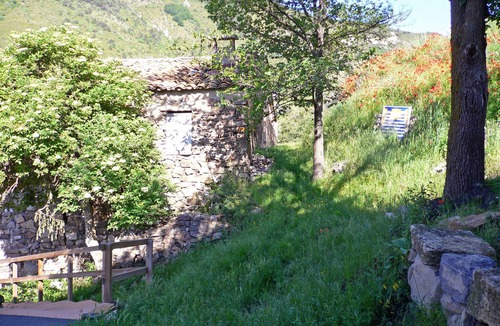 Chabrieres House | Stone village house in the heart of the geological reserve 1