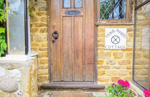 Hook Norton Cottage | Stone Wheel Cottage