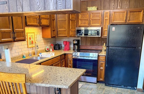Ohiopyle Ski Chalet | Stonebrook Mountain Chalet: Stunning Beaver Creek Views Near Ohiopyle