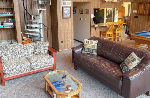 Ohiopyle Ski Chalet | Stonebrook Mountain Chalet: Stunning Beaver Creek Views Near Ohiopyle