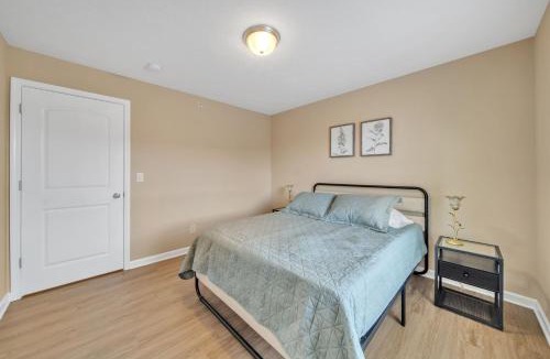 New Albany Apartment | Stonecrest 701, 2Bd Apt I Free Parking I Pool