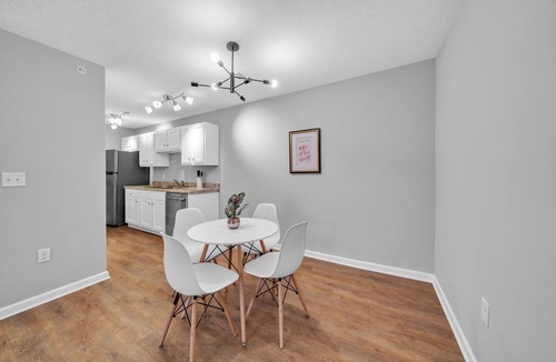 New Albany Apartment | Stonecrest 910, 2Bd Apt I Free Parking I Pool