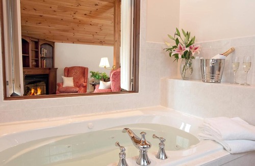 Ledyard Bed & Breakfast | Stonecroft Inn